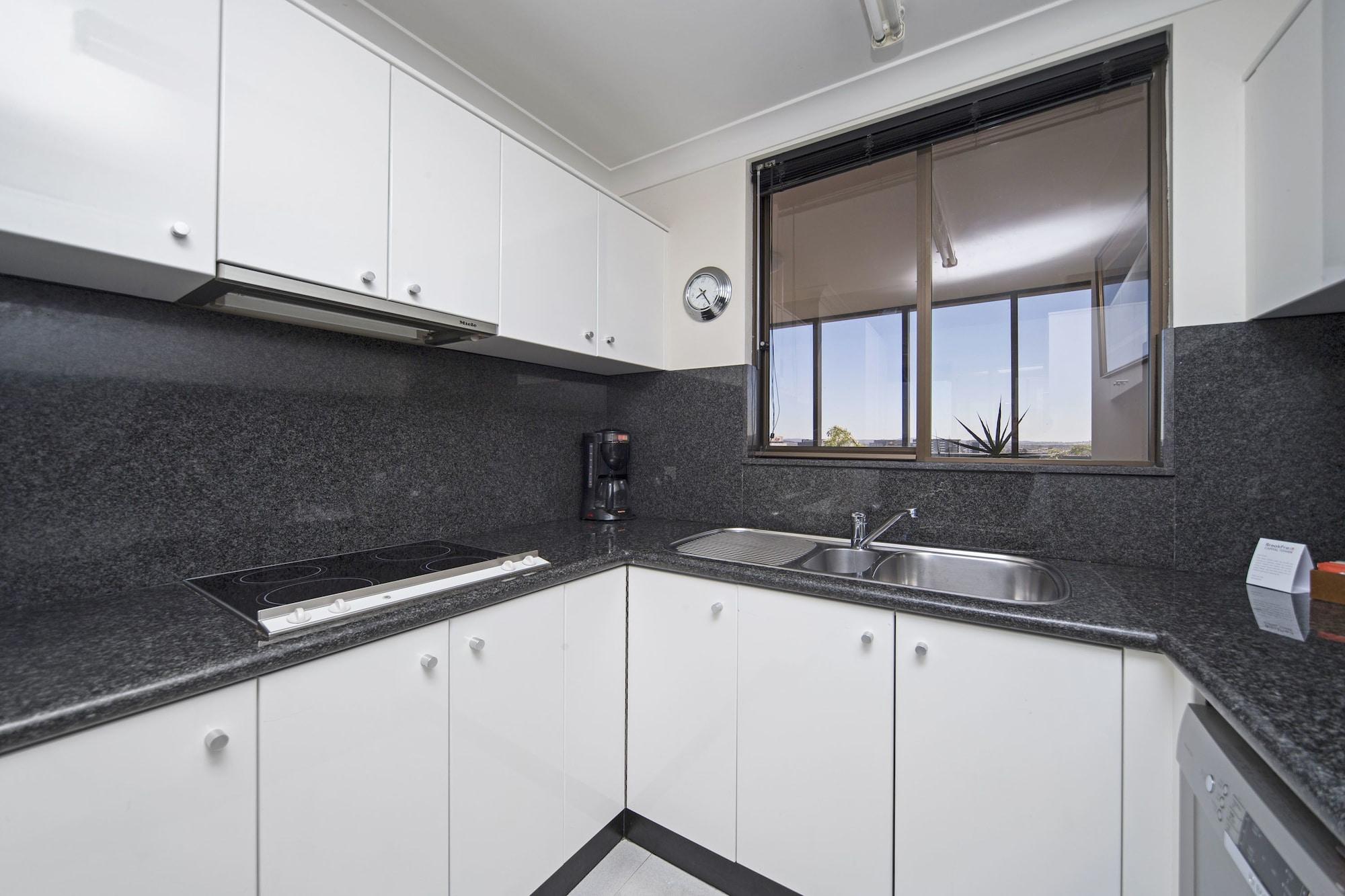 Breakfree Capital Tower Apartments Canberra Extérieur photo