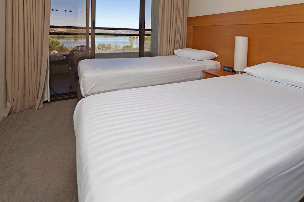 Breakfree Capital Tower Apartments Canberra Extérieur photo